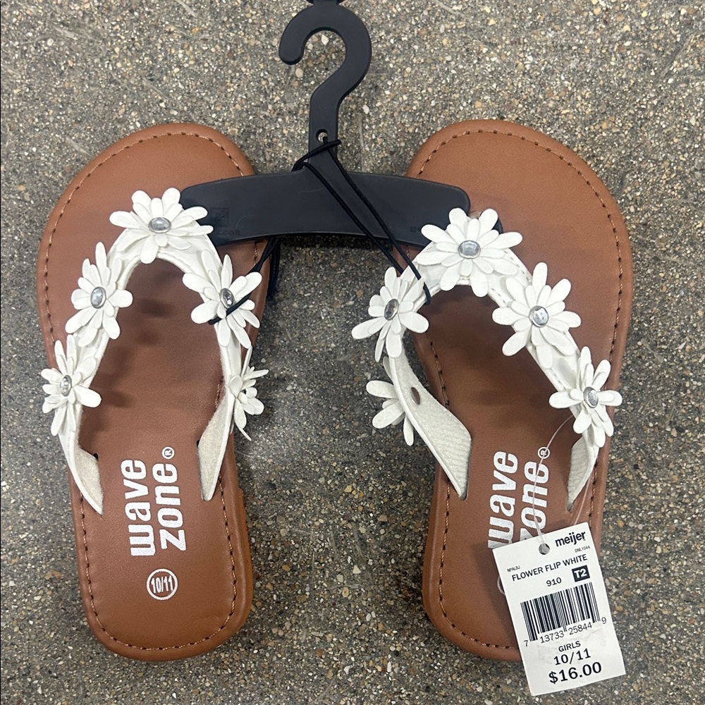 Wave Zone White Floral Flip Flops Girl size 10/11